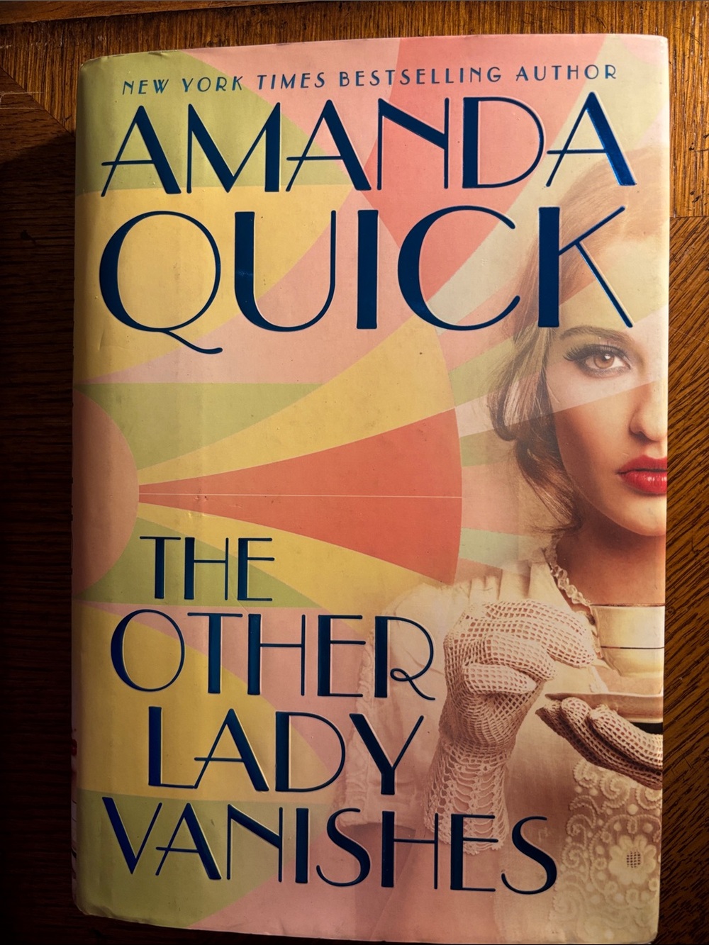 Amanda Quick The Other Lady Vanishes — Pastel Retro Cover